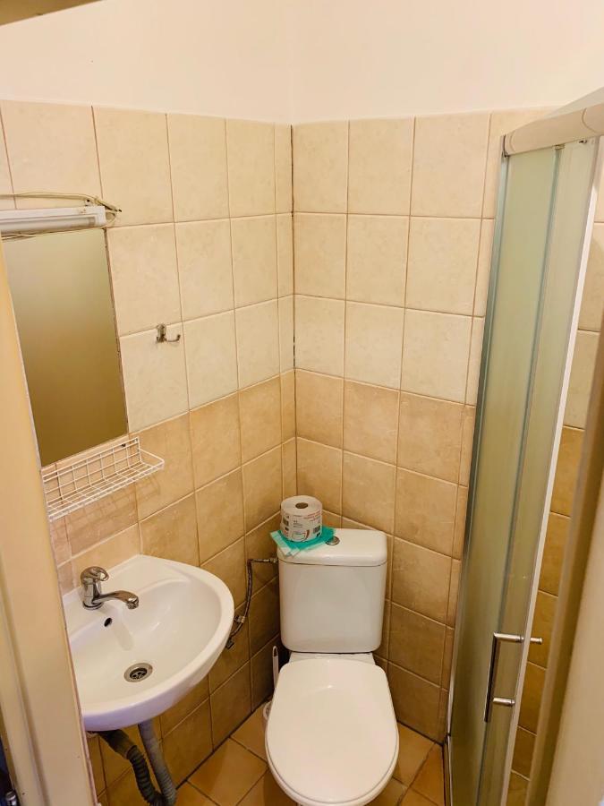 Eder Bed & Breakfast Nesvady Екстериор снимка