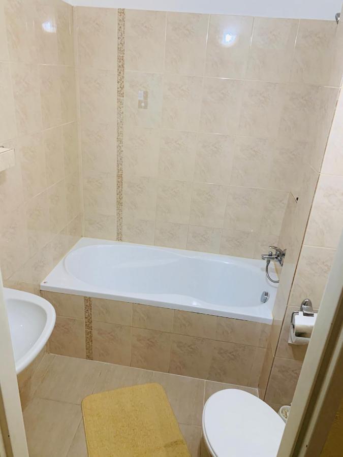 Eder Bed & Breakfast Nesvady Екстериор снимка