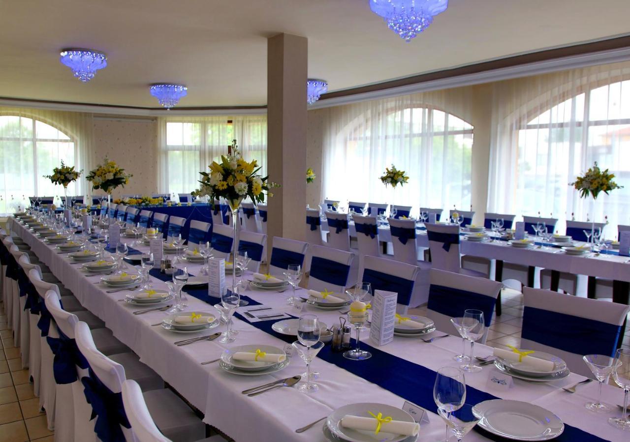 Eder Bed & Breakfast Nesvady Екстериор снимка